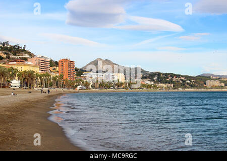 La plage de Malagueta à Malaga, Andalousie, Costa del Sol, Espagne Banque D'Images
