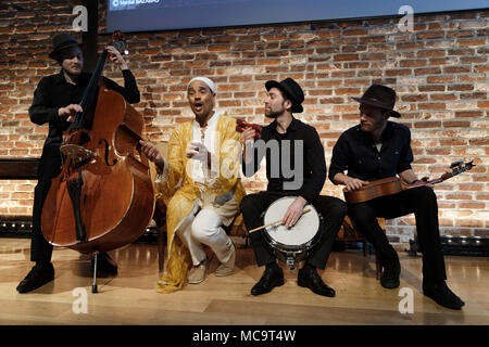 Paris, France. Apr 12, 2018. Le bassiste Julien Leleu, Fabrice Di Falco, le batteur Aurélien Pasquet et Jonathan Goyvaertz Banque D'Images