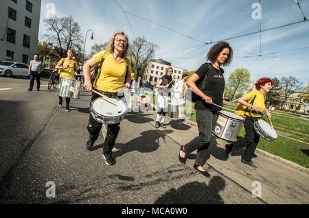 Munich, Bavière, Allemagne. 14 avr, 2018. Le 14 avril 2018, Munich a tenu sa deuxième Mars pour la science, l'événement à l'événement commençant à Koenigsplatz et se terminant à la célèbre Marienplatz. Credit : ZUMA Press, Inc./Alamy Live News Banque D'Images