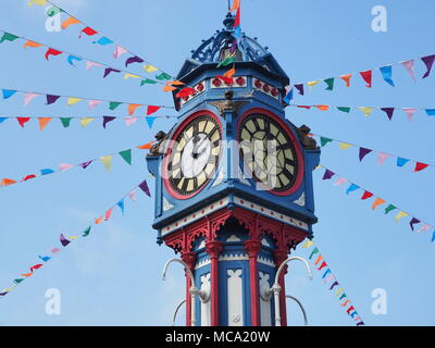 Sheerness, Kent, UK. 14 avril, 2018. Météo France : une journée ensoleillée et chaude dans Sheerness avec ciel bleu. Credit : James Bell/Alamy Live News Banque D'Images