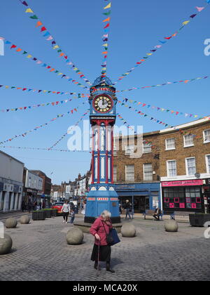 Sheerness, Kent, UK. 14 avril, 2018. Météo France : une journée ensoleillée et chaude dans Sheerness avec ciel bleu. Credit : James Bell/Alamy Live News Banque D'Images