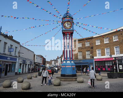 Sheerness, Kent, UK. 14 avril, 2018. Météo France : une journée ensoleillée et chaude dans Sheerness avec ciel bleu. Credit : James Bell/Alamy Live News Banque D'Images