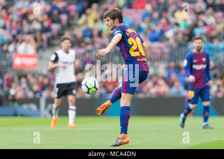 Espagne - 14 avril : Le milieu de terrain du FC Barcelone Sergi Roberto (20) pendant le match entre le FC Barcelone contre Valence CF pour le cycle 32 de la Liga Santander, joué au Camp Nou le 14 avril 2018 à Barcelone, Espagne. (Crédit : Mikel Trigueros /Urbanandsport / Presse Presse Cordon Cordon) Banque D'Images