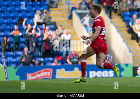 Hull's Chris Atkin fête marquant un essai 14 AVRIL 2018 , le stade Halliwell Jones Mike Gregory Way, Warrington, WA2 7NE, Angleterre ; Betfred Super League rugby, série 11, Warrington Wolves v Hull Kingston Rovers Banque D'Images