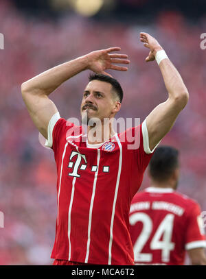 Munich, Allemagne. 14 avr, 2018. jubilation à 2-1, gardien de Sandro Wagner (Bayern) GES/football/1ère Bundesliga : le Bayern Munich - Borussia Mönchengladbach, 14.04.2018 Le football : 1ère ligue : Bayern vs Borussia Mönchengladbach, Munich, le 14 avril 2018 | dans le monde l'utilisation de crédit : afp/Alamy Live News Banque D'Images