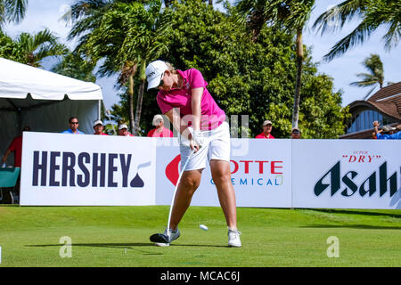 Kapolei, Hawaii, USA 14 avril 2018 Ashleigh Buhai frappe dur sur le 1er trou lors de la ronde finale du Championnat Lotte présenté par Hershey à Ko Olina Golf Club à Kapolei, HI Crédit : Cal Sport Media/Alamy Live News Banque D'Images