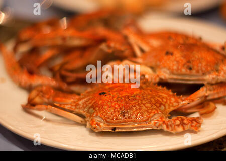 Les crabes cuits sur la plaque fermer Banque D'Images