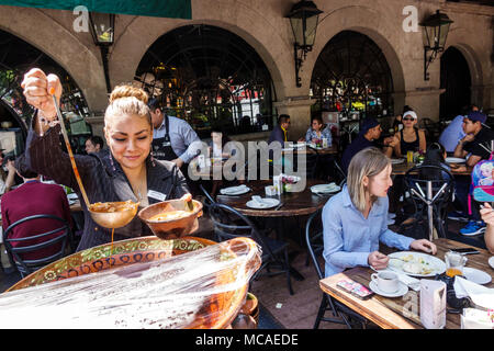 Mexico, hispanique, Coyoacan, Del Carmen, jardin Centenario, Restaurante Cabo Coyote, restaurant restaurants repas café cafés, cuisine traditionnelle cui Banque D'Images
