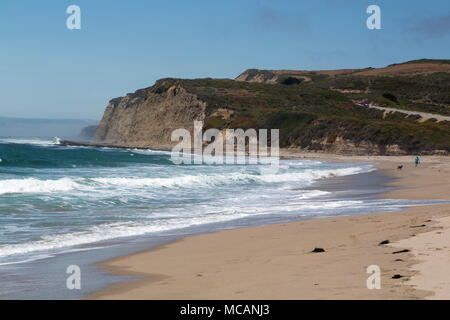 Vues à partir de la 17-Mile Drive, une route pittoresque à travers Pacific Grove et plage de galets sur la péninsule de Monterey en Californie Banque D'Images