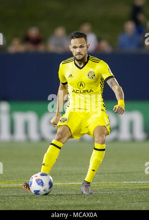 Annapolis, MD, USA. 14 avr, 2018. Columbus Crew milieu SC Artur lors d'un match de soccer MLS entre le D.C. United et le Columbus Crew SC à Navy Marine Corp Memorial Stadium à Annapolis, MD. Justin Cooper/CSM/Alamy Live News Banque D'Images