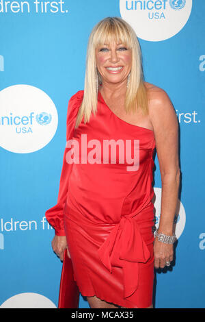 Bevely Hills, Ca. 14 avr, 2018. Suzanne Somers à la septième Balle UNICEF biennale à Los Angeles à l'hôtel Beverly Wilshire à Beverly Hills, Californie le 14 avril 2018. Credit : Faye Sadou/media/Alamy Punch Live News Banque D'Images