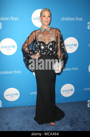 Bevely Hills, Ca. 14 avr, 2018. Molly Sims à la septième Balle UNICEF biennale à Los Angeles à l'hôtel Beverly Wilshire à Beverly Hills, Californie le 14 avril 2018. Credit : Faye Sadou/media/Alamy Punch Live News Banque D'Images