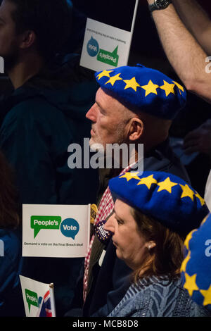 Londres, Royaume-Uni. 15 avril 2018. Rester à l'intérieur de la partisans Electric Ballroom à Camden lors de l'événement de lancement de la campagne de vote qui demande un vote public sur l'accord final Brexit. Credit : Vickie Flores/Alamy Live News Banque D'Images