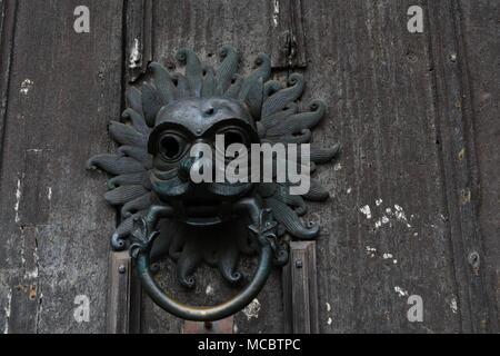 Le sanctuaire Knocker sur la porte principale de la cathédrale de Durham Banque D'Images