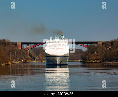 Divers navires sur le transit par le canal de Kiel à partir de l'écluses de Brunsbuttel jusqu'à Kiel Banque D'Images