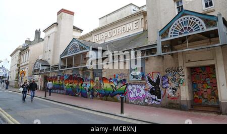 Des graffitis sur les murs de la construction de l'Hippodrome à l'abandon, à Brighton. Le 15 avril 2018. Banque D'Images