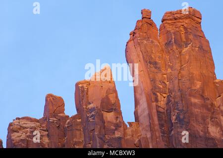 HHll appelé 'Jack' Bridger dans Indian Creek, près de Canyonlands, Utah, USA. Banque D'Images