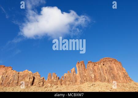 HHll appelé 'Jack' Bridger dans Indian Creek, près de Canyonlands, Utah, USA. Banque D'Images