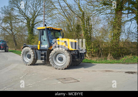 Tous les types de tracteurs sur le terme annuel de bienfaisance pour Macmillan Cancer Support, Driffield, l'East Yorkshire Wolds, England, UK. Banque D'Images