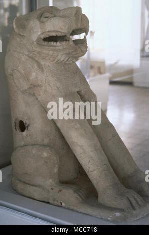 Lionne en terre cuite. De Suse, Iran, ch. 2200 BC. Le Musée National d'Iran. Téhéran. Banque D'Images