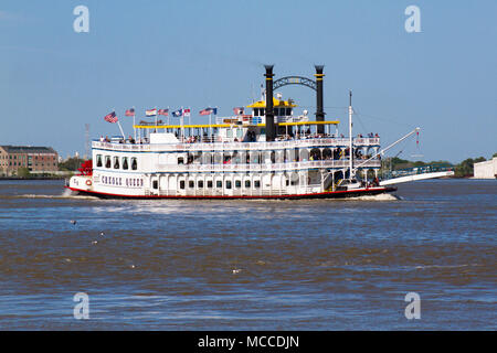 Creole Queen à vapeur sur la rivière du Mississippi à la Nouvelle Orléans, Louisiane. Banque D'Images