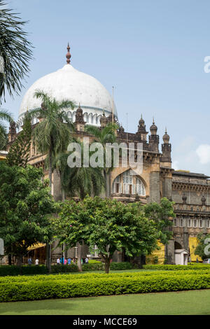 Le musée de Mumbai (Chhatrapati Shivaji Maharaj Vastu Sangrahalaya), anciennement connu sous le nom de Musée du Prince de Galles de l'Inde occidentale, par George Wittet Banque D'Images