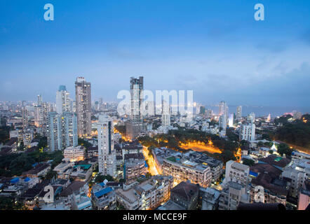 La ligne d'horizon urbaine du centre de Mumbai montrant des immeubles d'appartements et d'affaires, Maharashtra, Inde Banque D'Images