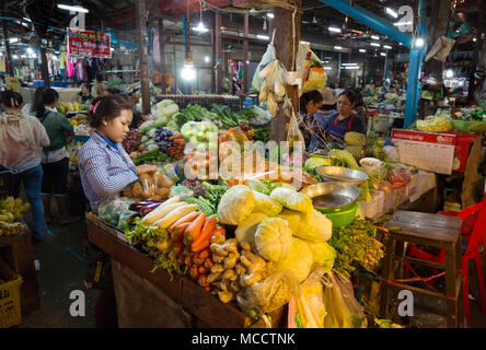 Marché de Siem Reap - food légumes à l'intérieur du vieux marché de Siem Reap, Siem Reap, Cambodge, Asie Banque D'Images