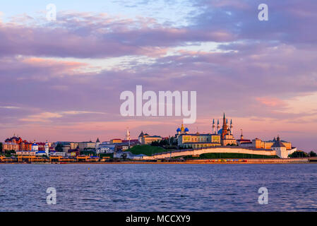 Vue pittoresque sur la rivière du Kremlin de Kazan Banque D'Images