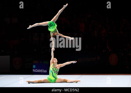 Anvers, Belgique. 15 avril 2018. Jong Hwa et Pyon Yun Kum Ae (PKR) sont en compétition dans les deux combinés au cours de la qualification aux Championnats du Monde de Gymnastique acrobatique 26 2018 à la Lotto Arena le dimanche, 15 avril 2018. Anvers, Belgique. Credit : Crédit : Wu G Taka Taka Wu/Alamy Live News Banque D'Images