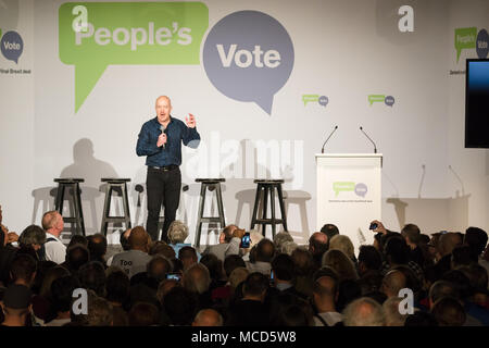 Londres, Royaume-Uni. 15 avril 2018. Le comédien Andy Parsons parlant le Electric Ballroom à Camden pour le lancement de la campagne de vote qui demande un vote public sur l'accord final Brexit. Credit : Vickie Flores/Alamy Live News Banque D'Images