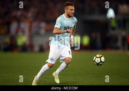 Rome, Italie. Apr 15, 2018. 15.04.2018. Stadio Olimpico, Rome, Italie. Serie A.CIRO IMMOBILE en action au cours de la Serie A football match Derby entre SS Lazio vs AS Roma dans Stadio Olimpico à Rome. Agence Photo crédit : indépendante/Alamy Live News Banque D'Images