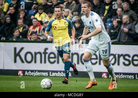 Le Danemark, Brøndby - 15 avril, 2018. Denis Vavro (19), du FC Copenhague vu au cours de l'alka Superliga match contre Brøndby IF à Brøndby Stadion. (Photo crédit : Gonzales Photo - Kim M. Leland). Banque D'Images