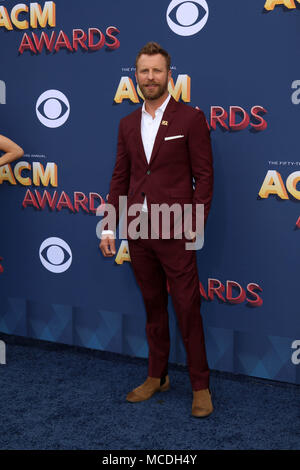 Las Vegas, NV, USA. Apr 15, 2018. Dierks Bentley à la 53e Academy of Country Music Awards au MGM Grand Garden Arena le 15 avril 2018 à Las Vegas, Nevada Crédit : MediaPunch Inc/Alamy Live News Banque D'Images