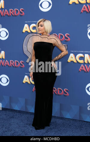 Las Vegas, NV, USA. Apr 15, 2018. Dl Ex Lippuner Bebe à la 53e Academy of Country Music Awards au MGM Grand Garden Arena le 15 avril 2018 à Las Vegas, Nevada Crédit : MediaPunch Inc/Alamy Live News Banque D'Images