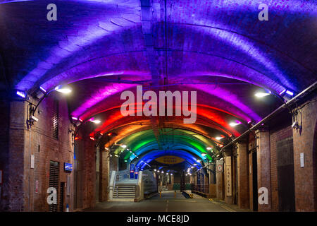 Les tunnels situés sous la gare de Leeds qui font maintenant partie de Granary Wharf un nouveau complexe de divertissement au coeur de Leeds. Banque D'Images