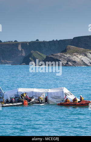 Un simulateur d'avions de sauvetage et de lutte contre les incendies utilisés dans un GMICE (une bonne médecine dans des environnements difficiles) incident majeur s'exercer à Newquay Cornwall. Banque D'Images