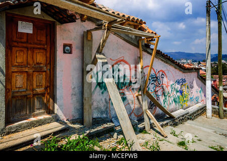 San Cristobal de las Casas, Mexique - Mars 26, 2015 : Graffiti sur mur maison ancienne dans le centre historique de San Cristobal de las Casas, Chiapas Banque D'Images