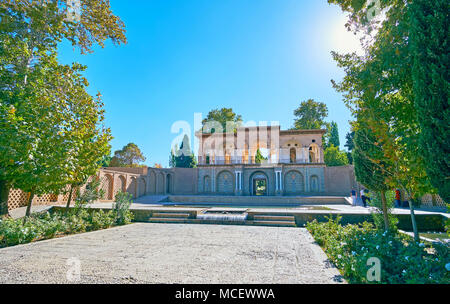 La porte d'entrée du Shazdeh Garden, populaires jalon historique dans la province de Kerman - vieux jardin ombragé avec des bassins et fontaines de désert, l'Iran. Banque D'Images