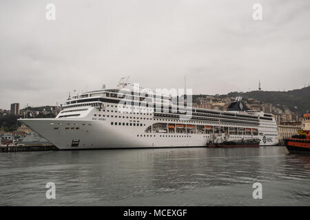 Bateau de croisière MSC Opera à Gênes Italie Banque D'Images