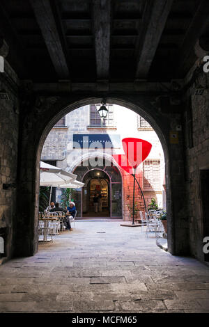 Entrée et cour intérieure de Fundacio Gaspar dans le quartier Gothique (Barri Gotic) à Barcelone, Espagne Banque D'Images