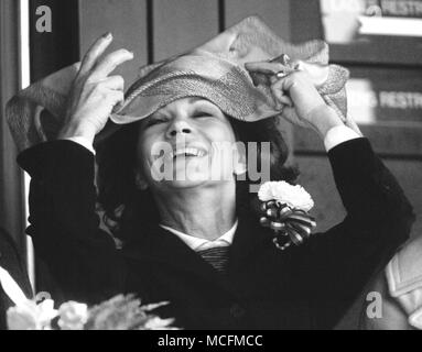 Rosalynn Carter se débat avec un foulard flyaway. De nombreux Américains regardez sur Rosalynn Carter, une femme d'une dignité tranquille, comme le sud de Jacqueline Kennedy Banque D'Images