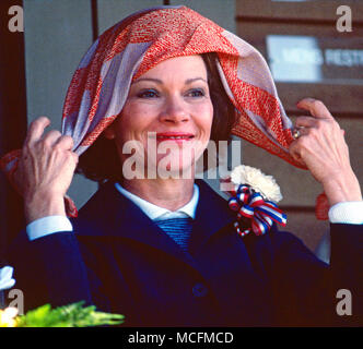 Rosalynn Carter se débat avec un foulard flyaway. De nombreux Américains regardez sur Rosalynn Carter, une femme d'une dignité tranquille, comme le sud de Jacqueline Kennedy Banque D'Images