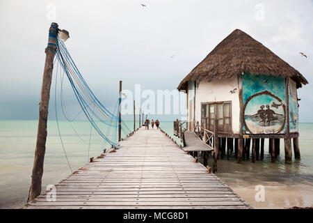 Pier Isla Holbox est une île au nord de la péninsule du Yucatán MexicoÕs‡n, dans l'État de Quintana Roo Banque D'Images