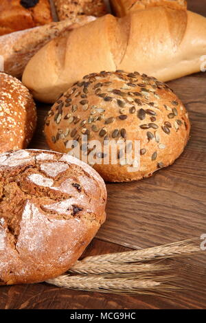 Pain et petits pains dans l'époque actuelle se produire dans de nombreux types et formes non seulement en Pologne mais également dans le monde entier. Banque D'Images