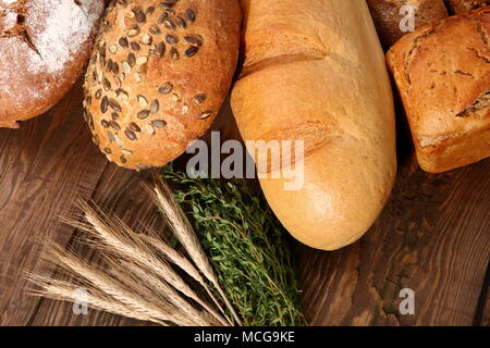 Pain et petits pains à l'époque actuelle se produire dans de nombreux types et formes non seulement en Pologne, mais aussi dans le monde. Banque D'Images