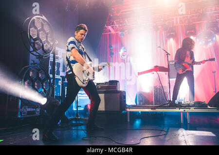 13 avril 2018 - Feddie Cowan du groupe de rock indépendant anglais, les vaccins, l'exécution à la Sheffield O2 Academy, 2018 Credit : Myles Wright/ZUMA/Alamy Fil Live News Banque D'Images