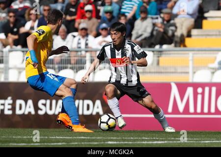 Portimao, Portugal. 14 avr, 2018. Shoya Nakajima (Portimonense) Football/soccer : Portugal 'Liga N' match entre Portimonense SC 0-1 GD Estoril Praia à l'Estadio Municipal de Portimao en Portimao, Portugal . Credit : Mutsu Kawamori/AFLO/Alamy Live News Banque D'Images