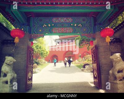 Nanjin, Nanjin, Chine. Apr 15, 2018. Nanjing, Chine - 15e Avril 2018 : Tour du Tambour à Nanjing, Jiangsu Province de Chine orientale. Crédit : SIPA Asie/ZUMA/Alamy Fil Live News Banque D'Images