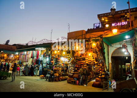 Place Jamaa El Fna, Medina, Marrakech, Maroc, Afrique du Nord Banque D'Images